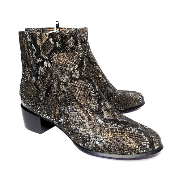 NWT Vionic Kamryn Leather Ankle Heeled Chelsea Boot Snakeskin Pewter Boa… - Picture 3 of 12